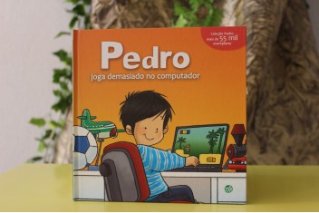 Pedro Joga Demasiado Computador